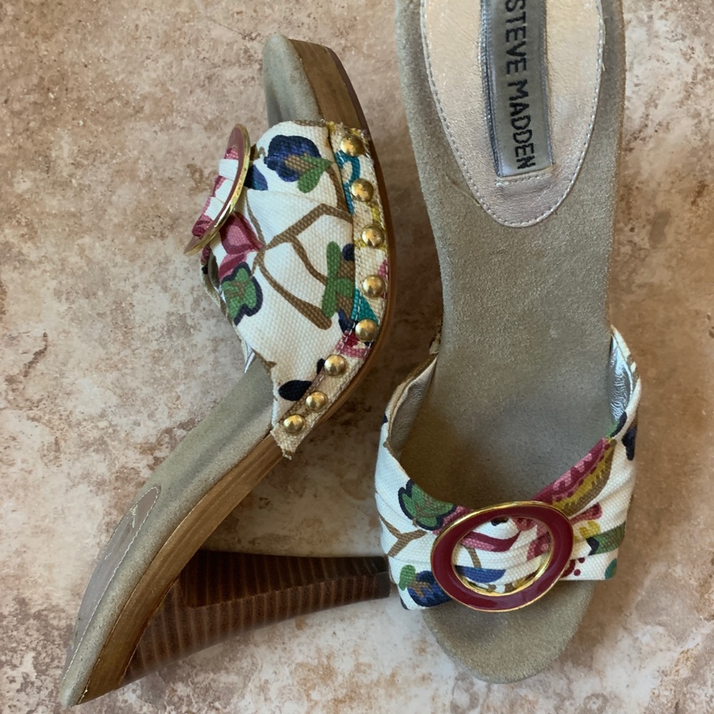 GUC Steve Madden Pamela floral sandals heels